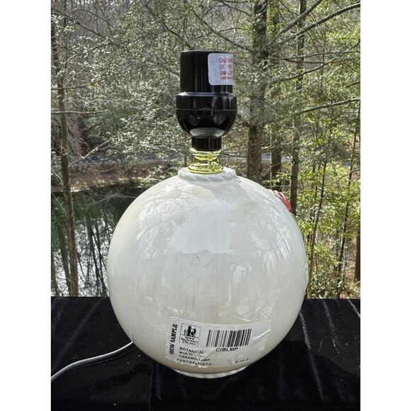 MWW Market Manual Woodworkers & Weavers Botanical Bulb Tulip Ceramic Lamp￼ - Picture 3 of 9